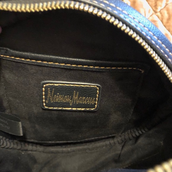 Crossbody Bag - Picture 5 of 6